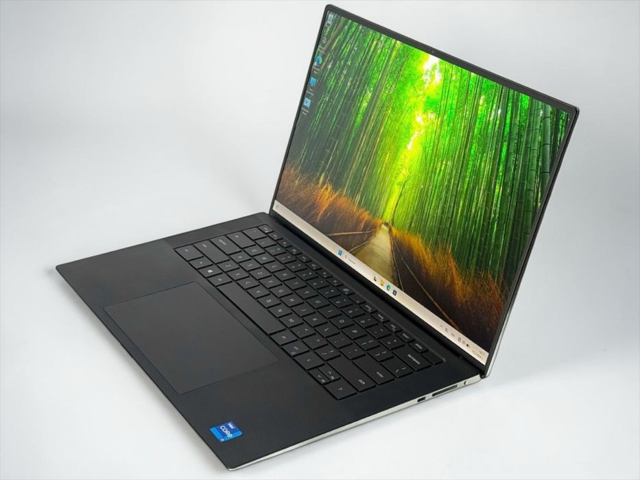 Лаптоп Dell XPS 9510 15" WUXGA i7-11800H 16RAM 512GB SSD RTX 3050
