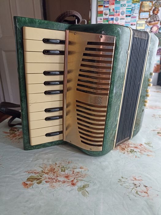 Аккордион  продам