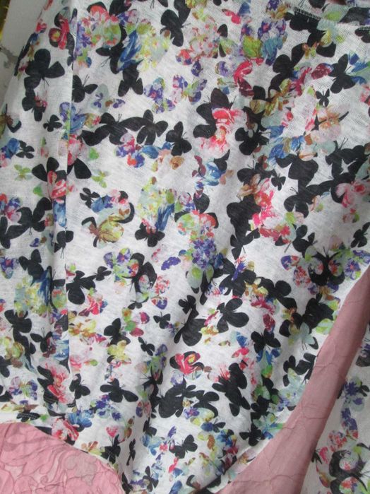 bluza fina  cu fluturi dame Bershka S