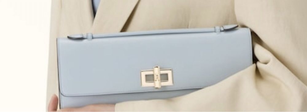 Furla часовник естествена кожа в сребисто —Чанта Furla естествена кожа 165€