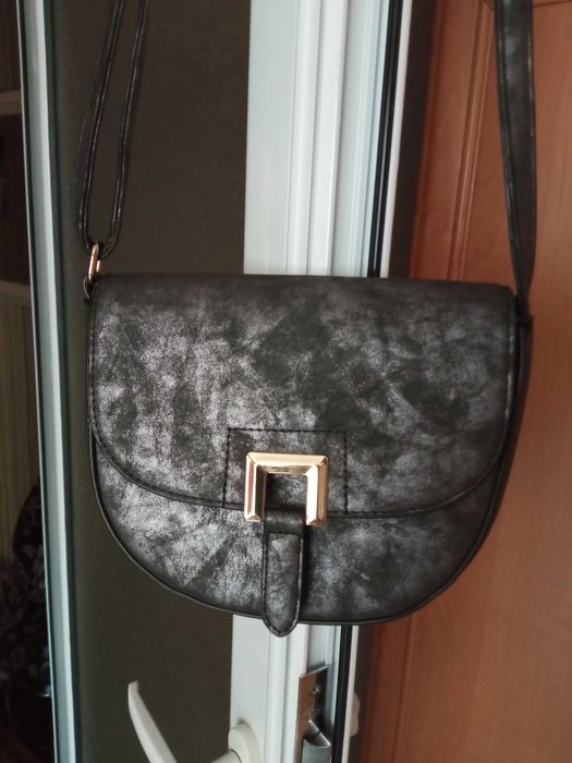 Дамска чантичка през рамо