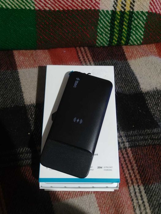 Продавам повер банк за безжично зареждане