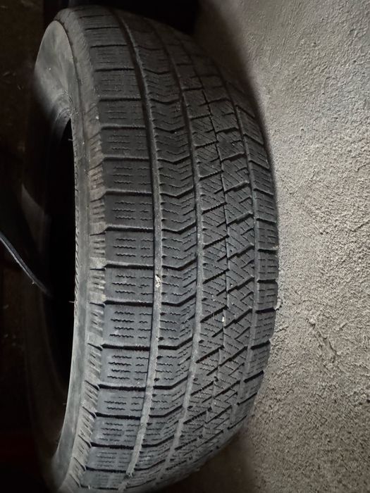 Продам шины зимние r15
