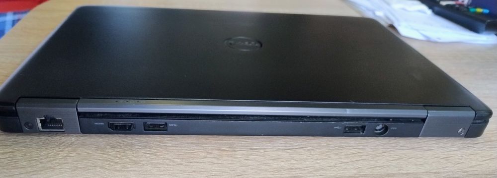 Dell latitude e7250 + зарядно устройство