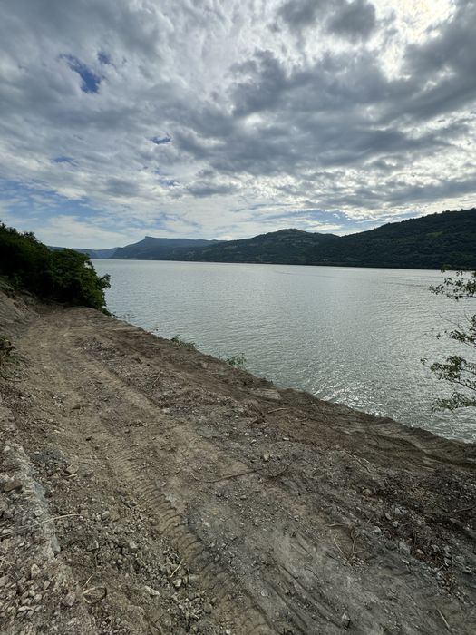 Teren intravilan de vanzare Clisura Dunarii ( Eselnita-Dubova )