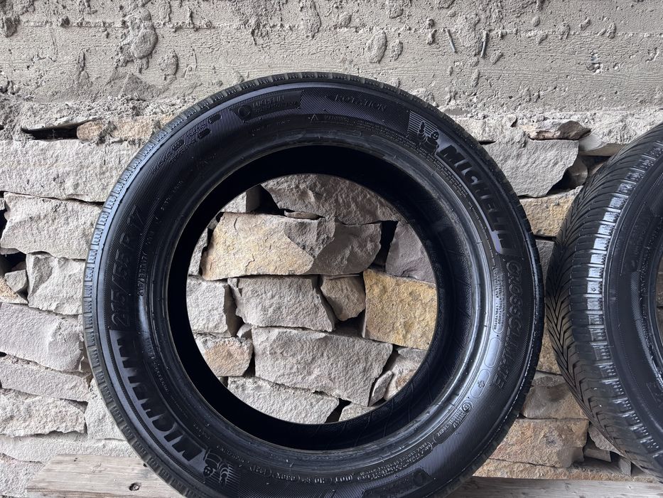 Продам шины  215/ 55 /17