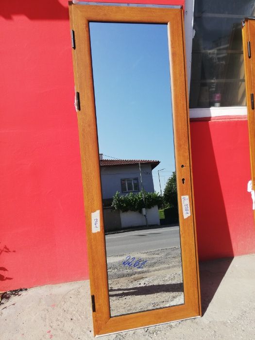 Алуминиева врата за баня