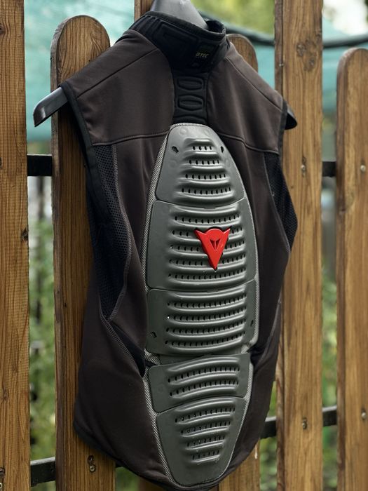 Протекторен елек Dainese