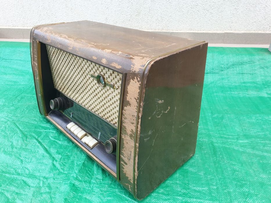 Vând Radio Nordmende model Fidelio-functional,made Germany  1954-1956-