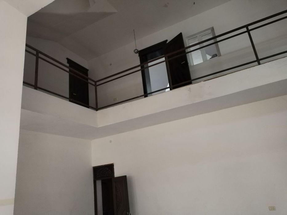 Uy sotiladi 7 sotix padvali bor