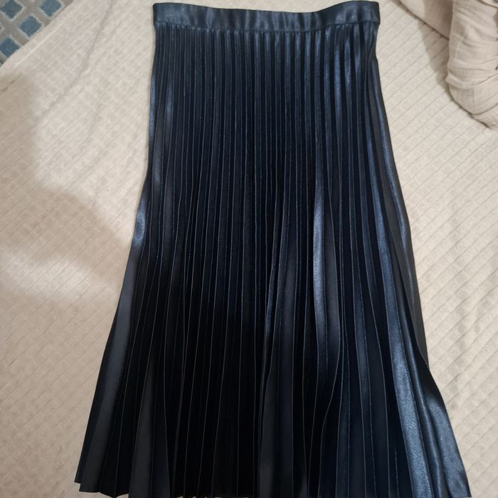 Fusta plisata de satin mai gros