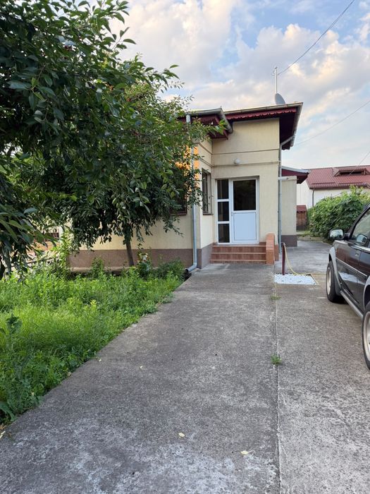 Casa cu teren 1000mp