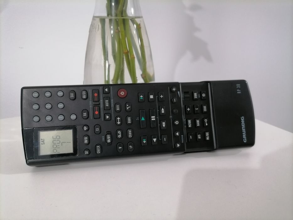 Telecomanda Grundig RP30