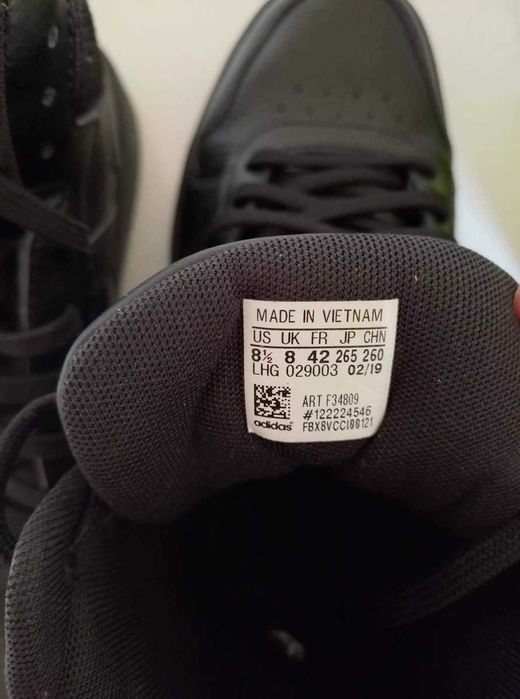 Продавам мъжки спортни обувки ADIDAS