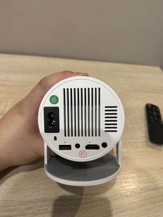 Продаю бюжетный проектор