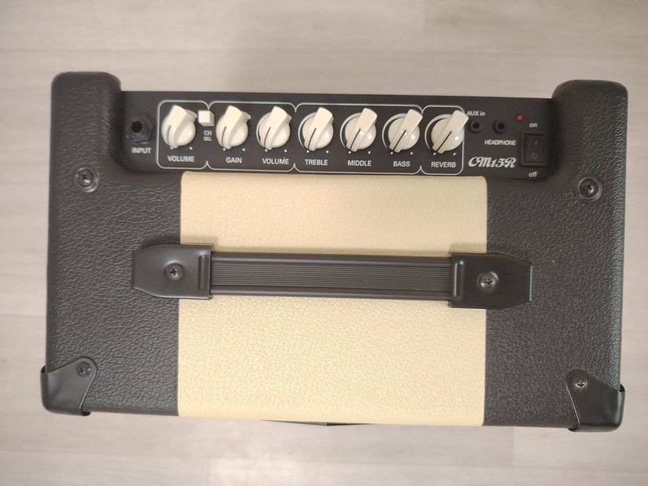 Комбоусилитель Cort CM15R