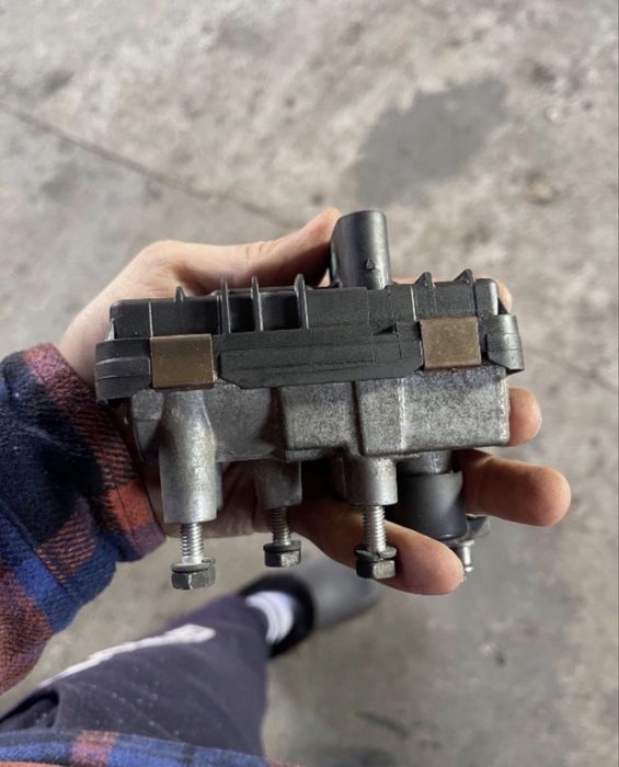 Vand actuator Hella
