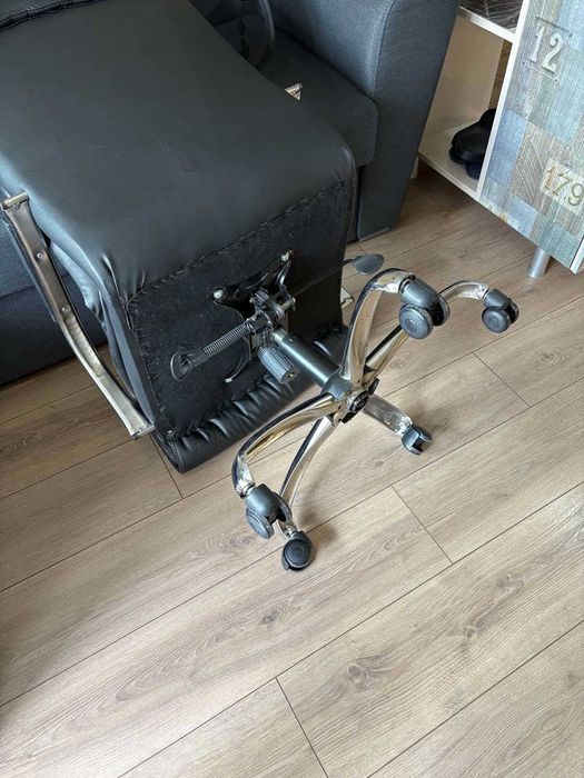 Продавам офис стол в отлично състояние