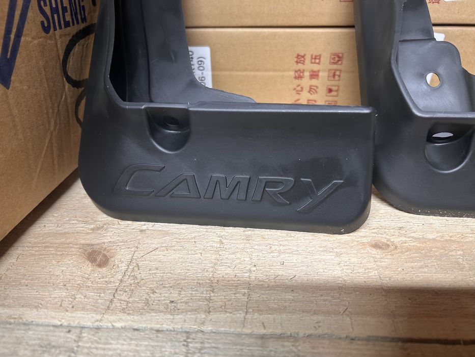 Toyota Camry 70 Брызговик