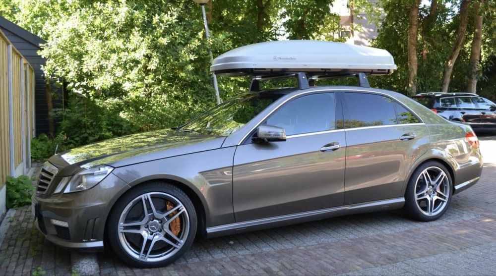 Рейлинги на Mercedes-Benz W212. Автобокса нет.