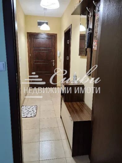 Продава се Тристаен апартамент в Шумен, Добруджански - 103 кв.м за 1367 €/кв.м - Снимка #6