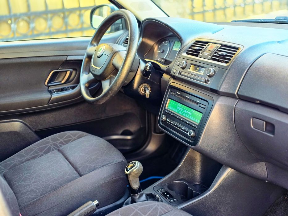 Skoda Fabia Facelift 2013 benzina Euro5 multe dotari