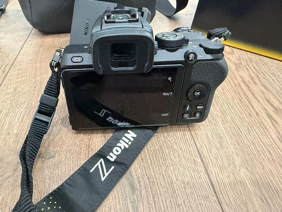 Aparat foto Nikon Z50 Kit DX 16-50  plus geanta
