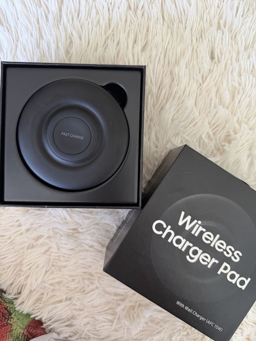 Безжично зарядно Samsung Wireless Charger Pad, Black