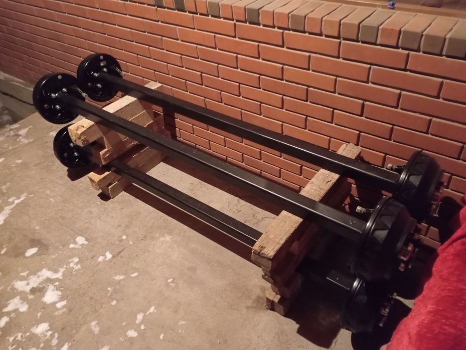 Ось с тормозами евробарабан