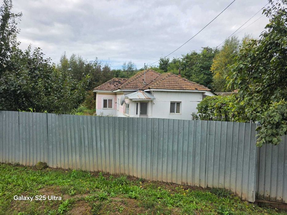 Casa de vanzare cu utilitati