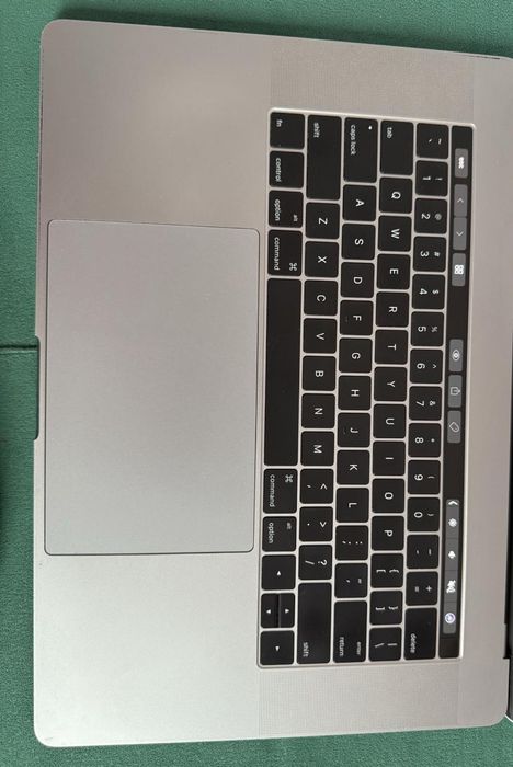 MacBook Pro A1707