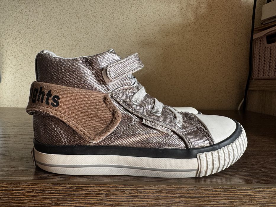 Кеды на девочку (26-27 размер)