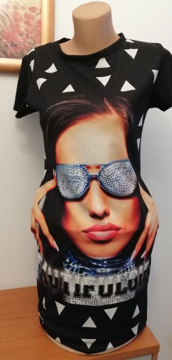 Черна мини рокля размер ЕU 36-38, плътна материя