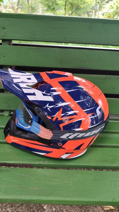 Vând Cască Enduro Airoh Helmet + ochelari Thor.