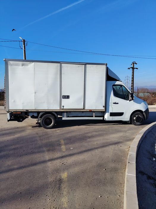 Vând Renault Master cub cu lift