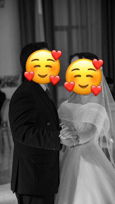 Той көйлегі сатылады .