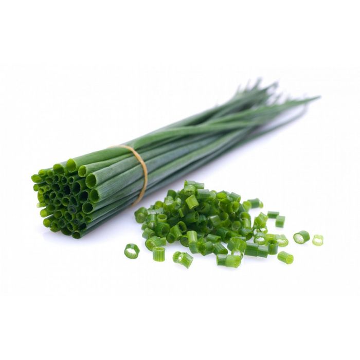 Петрушка кудрявая и лук перо