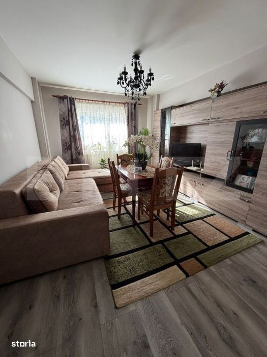 Apartament 4 camere decomandate, 82 mp, lift nou, zona Flora Manastur