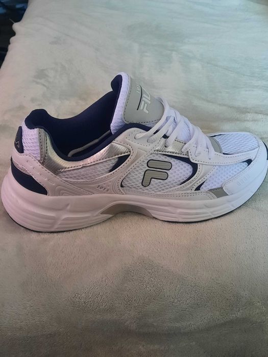 Adidași FILA.                  .