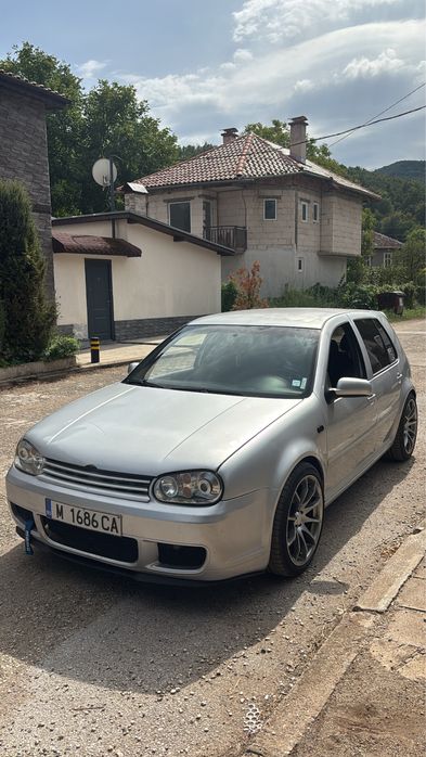 Продавам Фарове r32