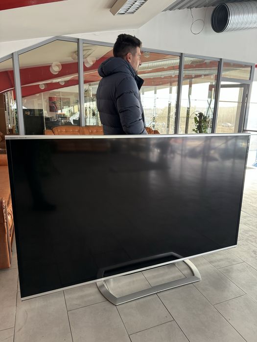 Televizor Sharp diagonala 203 cm !