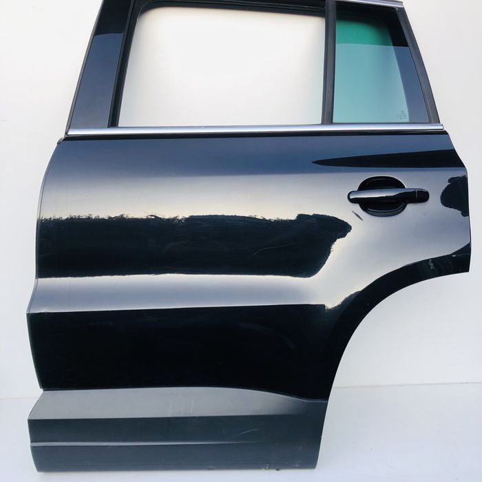 Usa st spate vw Tiguan cod de culoare LC9X