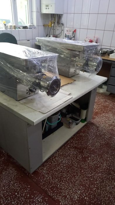 Vand masini de tocat carne