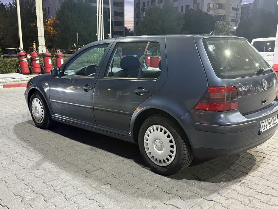 VOLKSWAGEN Golf 2000 — imagine 4