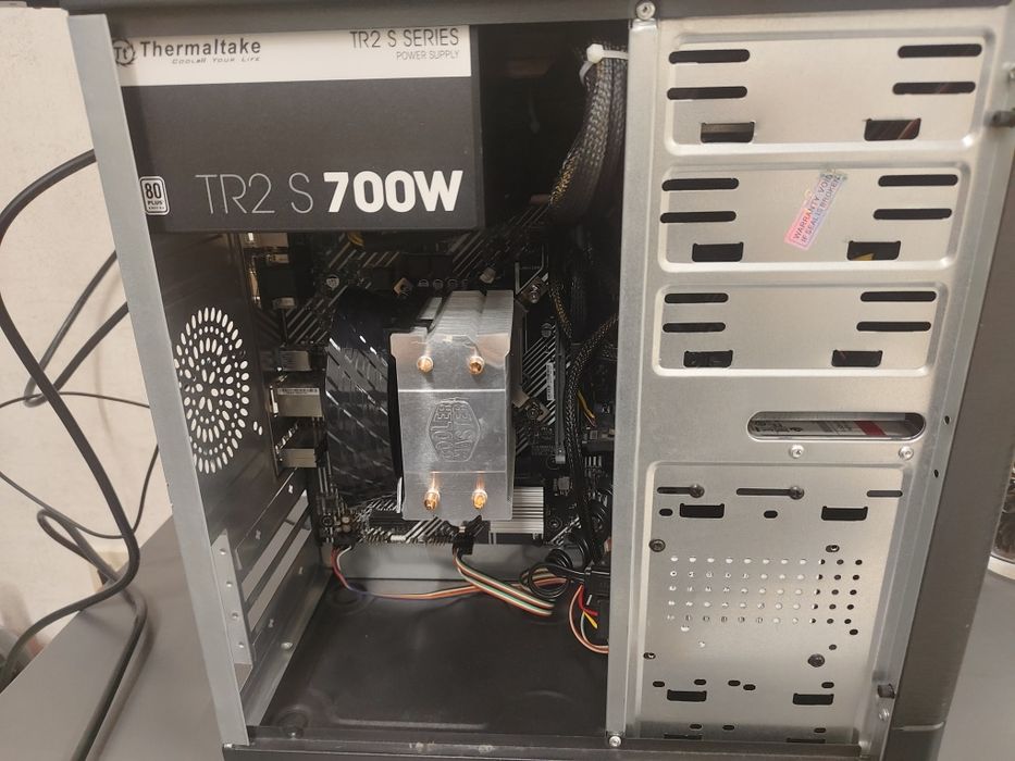 Продам  системный блок i7 10700