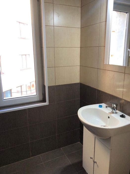 Închiriez Apartament cu 2 camere zona Zefirului
