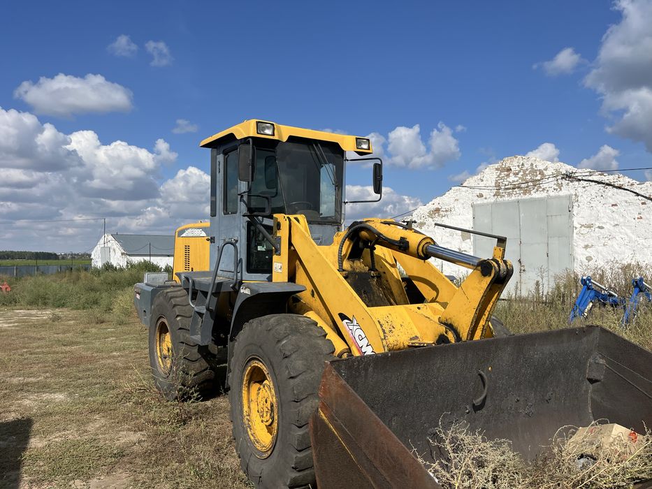 Продам погрузчик фронтальный 300