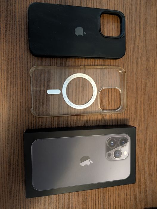 iPhone 13 pro 256 GB space grey в много добро състояние. С кутията.
