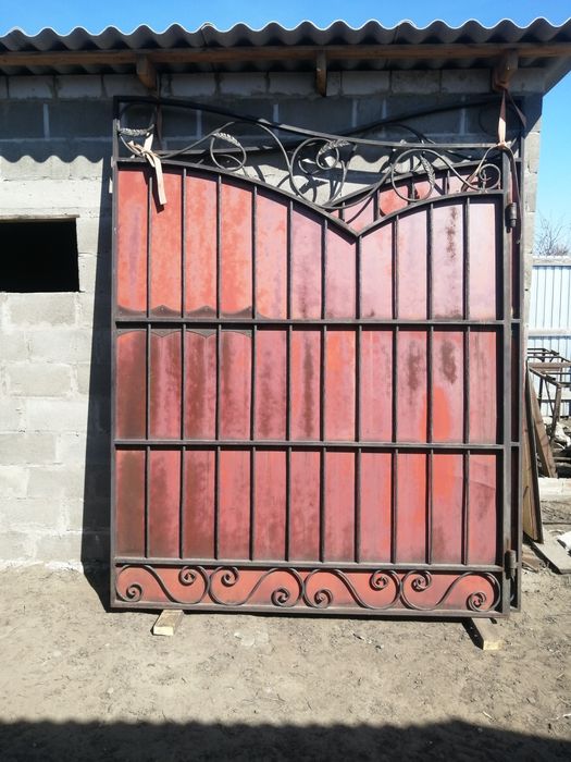 Продам ворота размеры 2,50*4