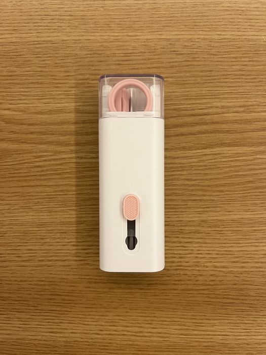 Aparat 7 in 1 de curatat tastatura / telefon / airpods